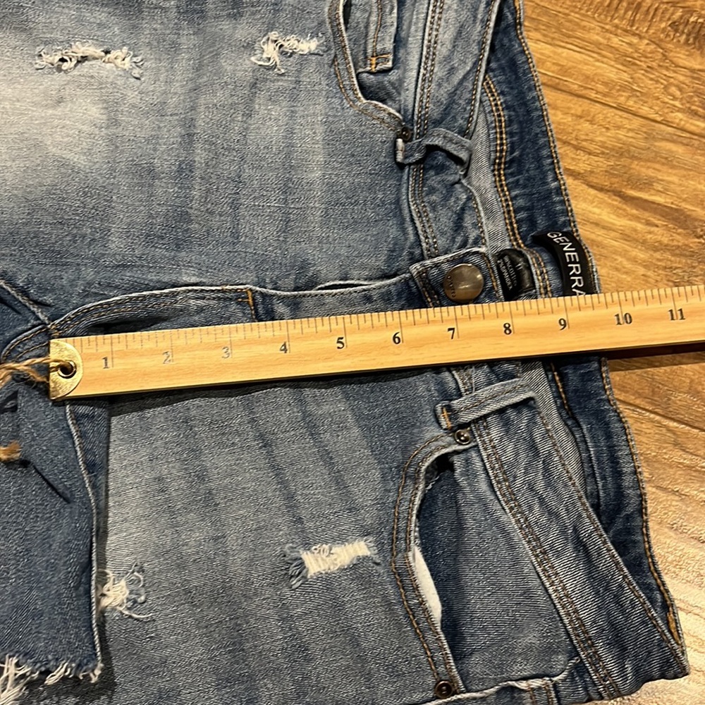 GENERRA denim distressed Jean shorts - Picture 5 of 10
